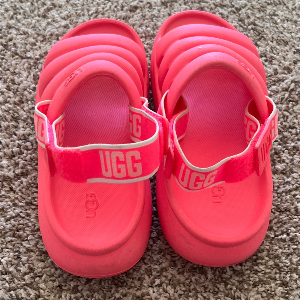 UGG  Bright Coral Sandals
